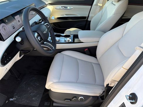 New 2026 Genesis GV70 2.5T image 9
