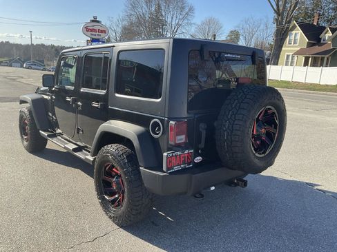 Used 2017 Jeep Wrangler Unlimited Sport w/ Quick Order Package 24S AWD/4WD image 3