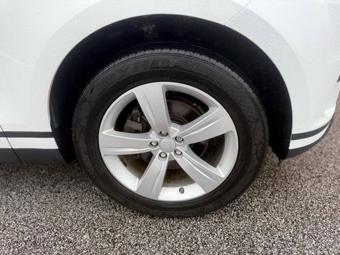 Used 2018 Land Rover Range Rover Velar S image 38