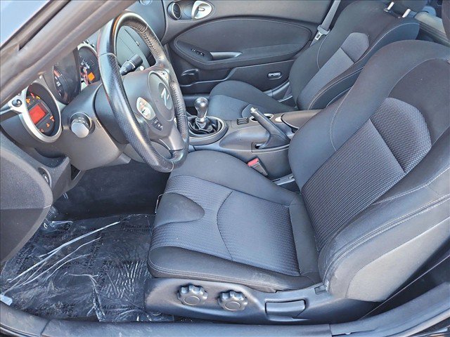 Used 2015 Nissan 370Z Coupe RWD image 21
