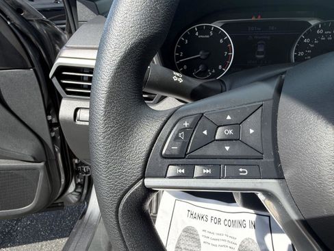 Used 2025 Nissan Altima 2.5 SV FWD image 21