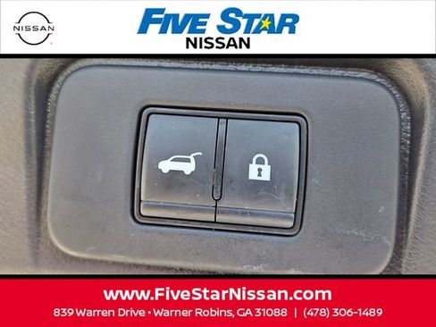 Used 2023 Nissan Rogue SV w/ SV Premium B Package FWD image 12