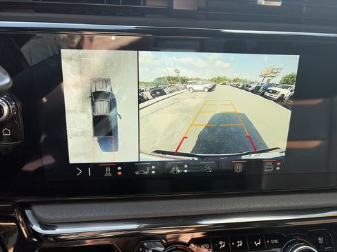 Used 2024 GMC Sierra 3500 AT4 w/ AT4 Preferred Package AWD/4WD image 24