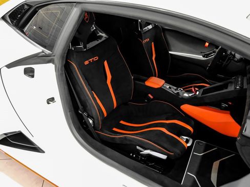 Used 2024 Lamborghini Huracan STO image 32