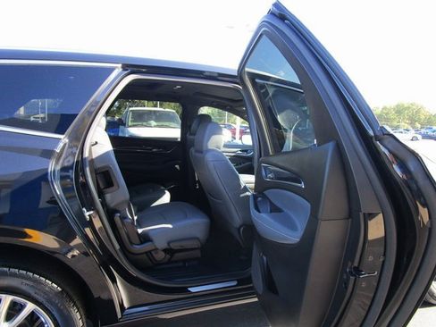 Certified 2023 Buick Enclave Essence w/ Experience Buick Package image 25