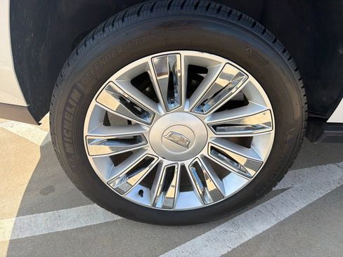 Used 2017 Cadillac Escalade Platinum AWD/4WD image 6
