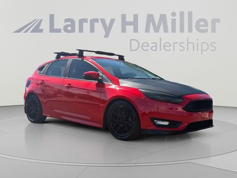 Used 2016 Ford Focus SE w/ SE Sport Package FWD image 9