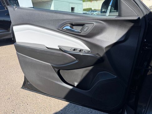 Used 2025 Chevrolet Trax LT image 20