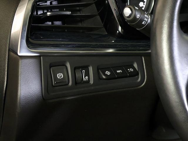 Used 2024 Cadillac XT5 Premium Luxury w/ Technology Package AWD/4WD image 27