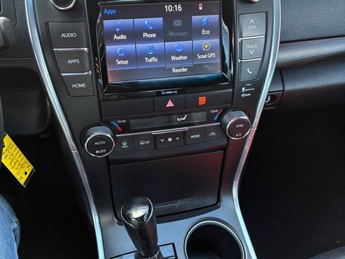 Used 2016 Toyota Camry XLE image 29