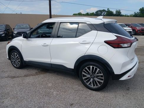 Used 2022 Nissan Kicks SV FWD image 5