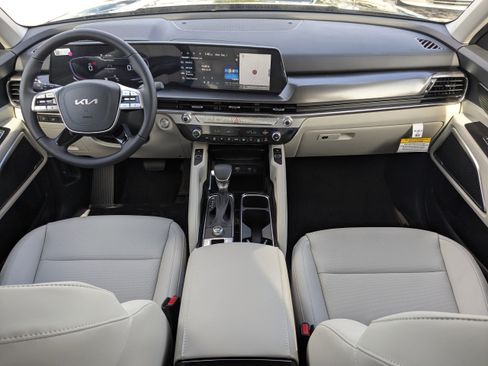 New 2025 Kia Telluride S image 18