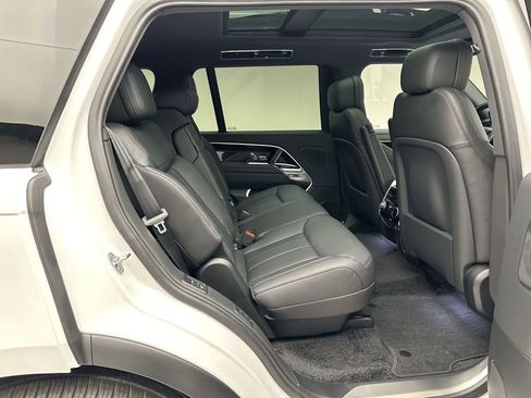 Certified 2024 Land Rover Range Rover Long Wheelbase SE AWD/4WD image 12