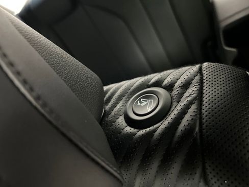 Used 2024 Hyundai Palisade Calligraphy image 16