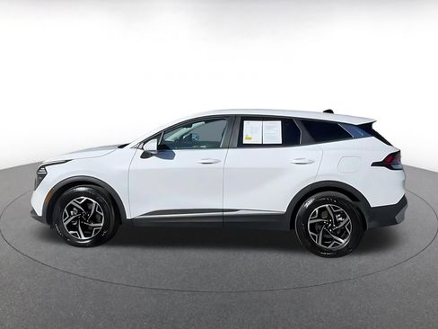 Used 2025 Kia Sportage LX image 9