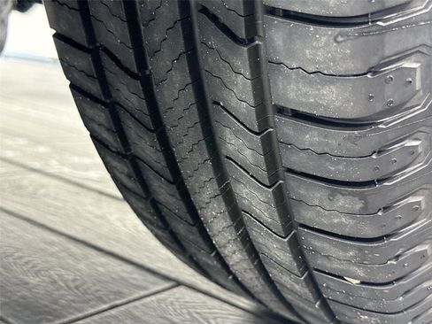 Used 2021 Chevrolet Equinox LS w/ LS Convenience Package image 30