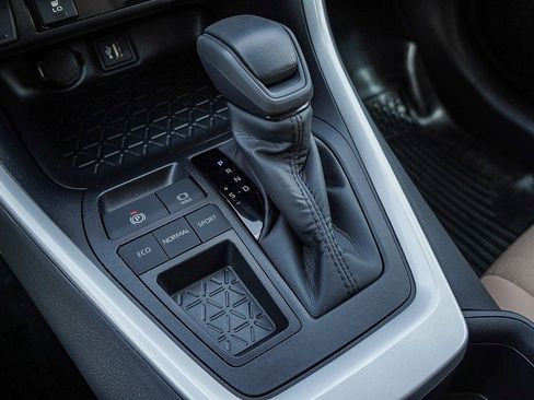 New 2025 Toyota RAV4 XLE image 19