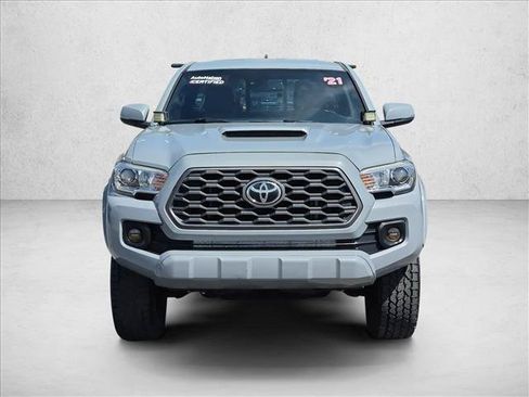 Used 2021 Toyota Tacoma TRD Sport AWD/4WD image 3