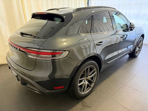 Certified 2026 Porsche Macan AWD/4WD image 9