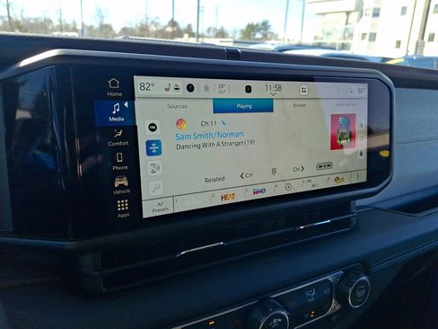 Used 2025 Jeep Wrangler Sahara image 28