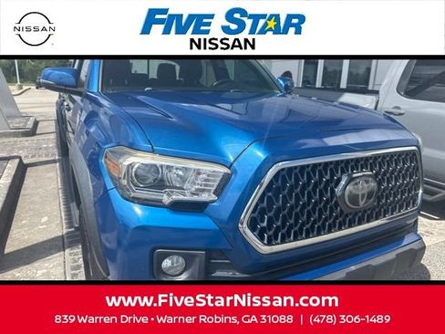 Used 2018 Toyota Tacoma TRD Off-Road w/ TRD Premium Off Road Package RWD image 3