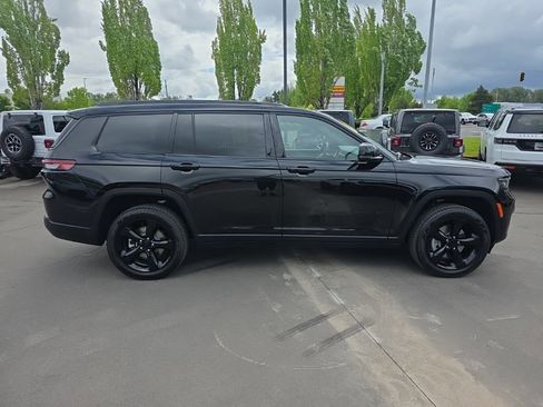 Used 2025 Jeep Grand Cherokee L Limited w/ Luxury Tech Group II AWD/4WD image 3