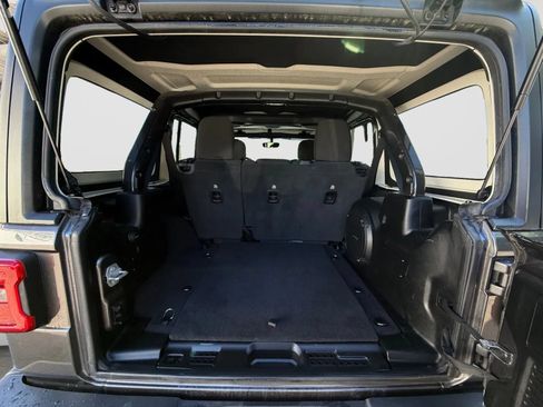 Used 2020 Jeep Wrangler Unlimited Sahara AWD/4WD image 17