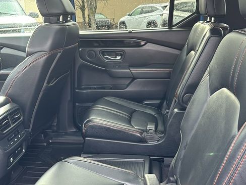 Certified 2024 Honda Pilot TrailSport image 29