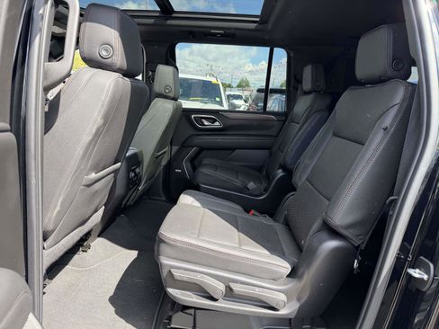 Certified 2024 Chevrolet Suburban High Country AWD/4WD image 13