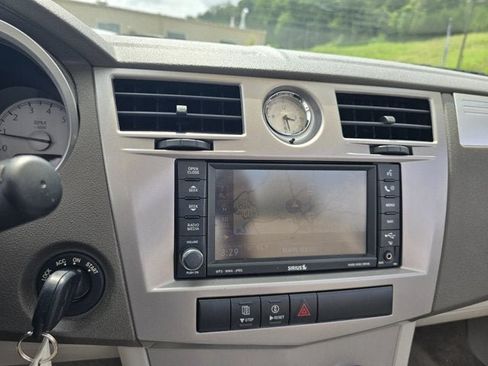 Used 2008 Chrysler Sebring Touring FWD image 11