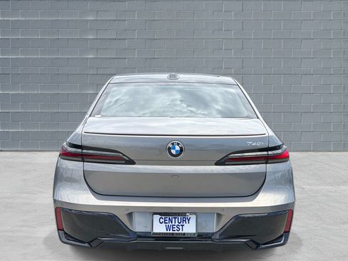 Used 2026 BMW 740i w/ Premium Package RWD image 4