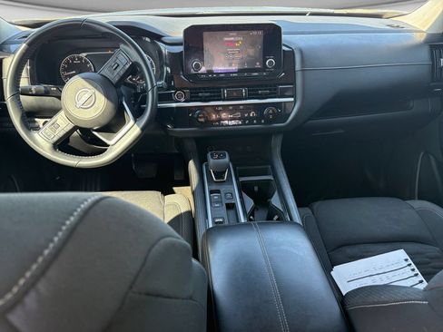 Used 2022 Nissan Pathfinder SV FWD image 15