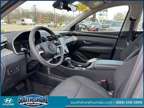 Used 2024 Hyundai Tucson SE image 17