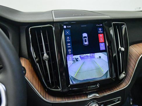 Certified 2023 Volvo XC60 B5 Plus w/ Climate Package AWD/4WD image 21