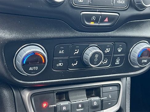 Used 2024 GMC Terrain AT4 image 26