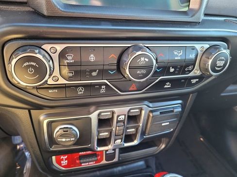 Certified 2023 Jeep Gladiator Mojave w/ Cold Weather Group AWD/4WD image 21