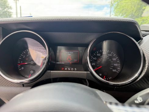Used 2017 Ford Mustang Coupe RWD image 18