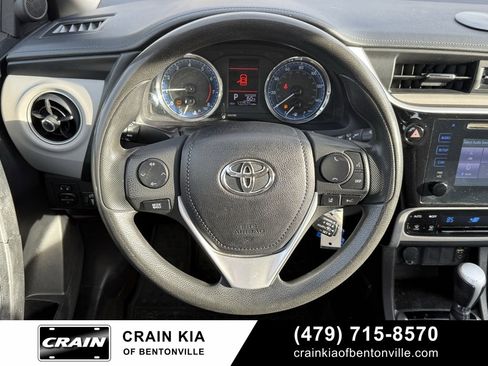 Used 2018 Toyota Corolla LE image 13
