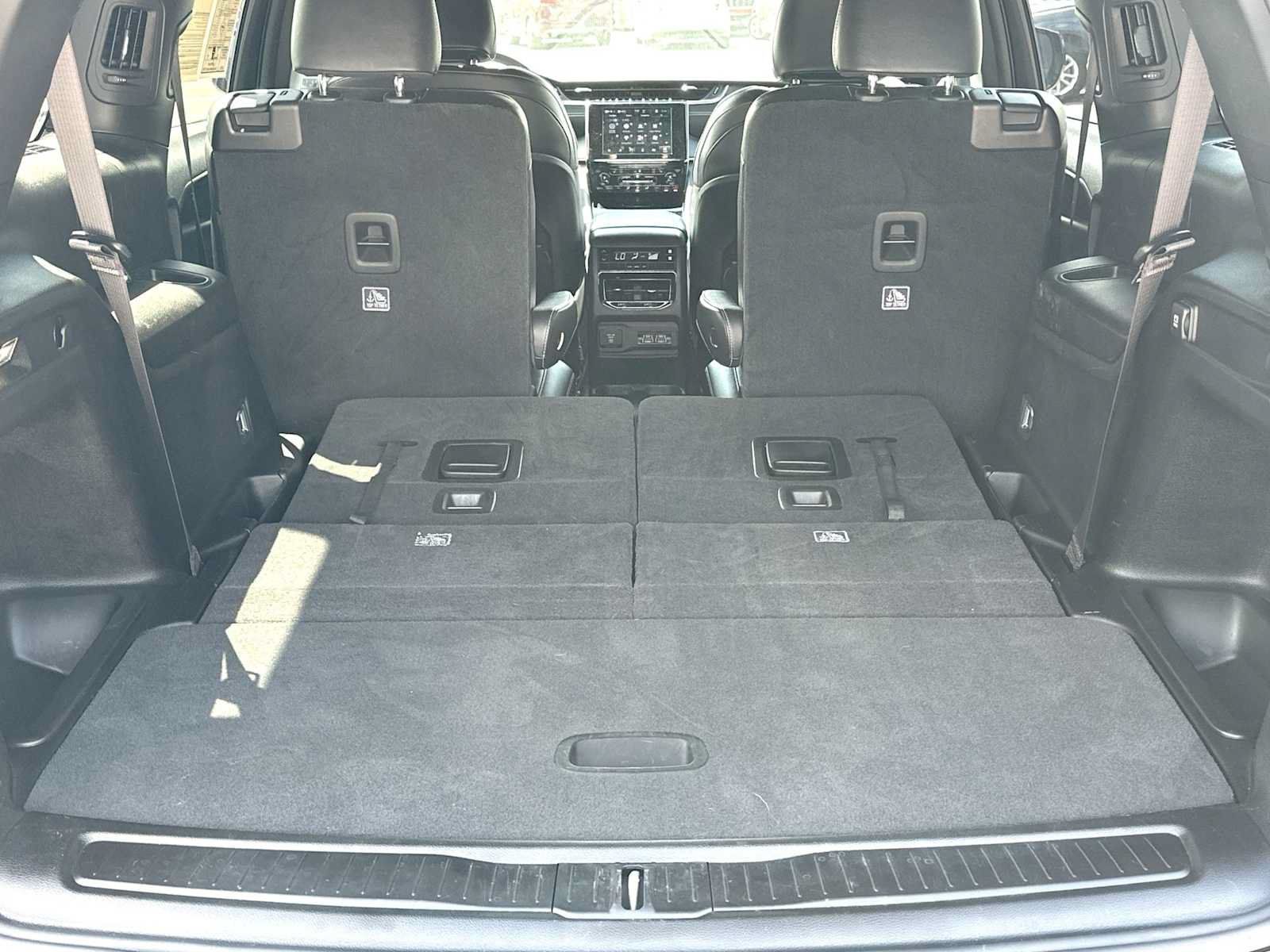 Used 2023 Jeep Grand Cherokee L Laredo AWD/4WD image 28