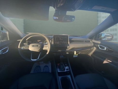 New 2026 Jeep Compass Latitude AWD/4WD image 22