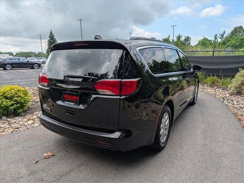 Used 2020 Chrysler Voyager Lxi FWD image 5