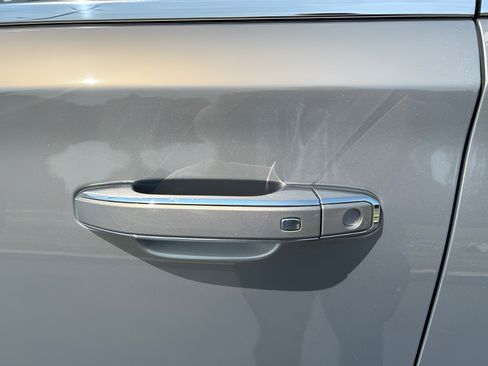 Used 2018 Chevrolet Tahoe Premier RWD image 41