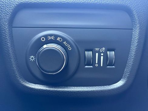 New 2026 Jeep Grand Cherokee L Laredo Altitude image 2