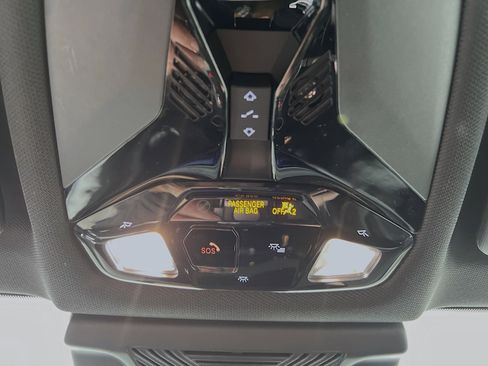 Used 2025 BMW X1 xDrive28i w/ Convenience Package image 21