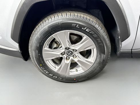 Used 2023 Toyota RAV4 XLE FWD image 38