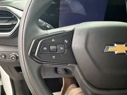 Used 2025 Chevrolet TrailBlazer LT AWD/4WD image 18