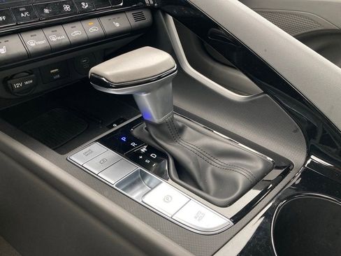 Used 2025 Hyundai Elantra SEL image 26