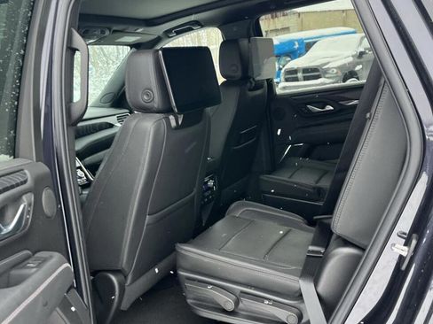 Used 2024 GMC Yukon Denali w/ Denali Reserve Package image 10