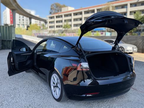 Used 2022 Tesla Model 3 Long Range AWD/4WD image 7