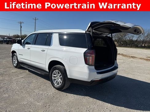Used 2024 Chevrolet Suburban LT image 4